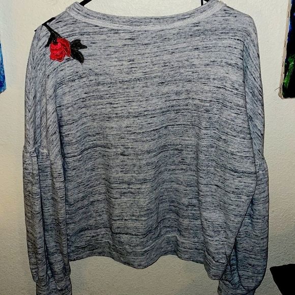 Splendid - Verdi Rose Applique Sweatshirt size medium. SOLD OUT on their website - Picture 4 of 4